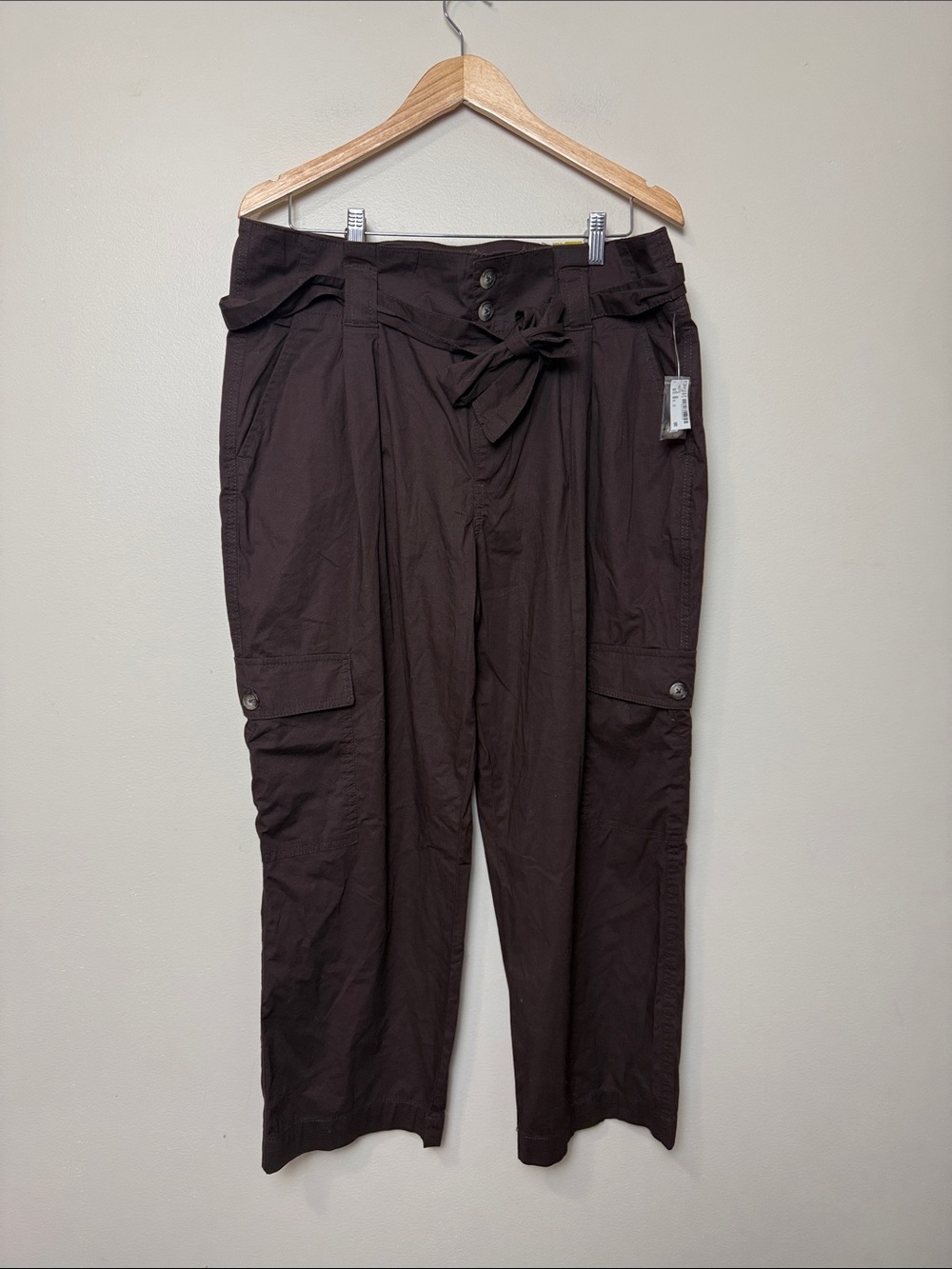 Reitmans straight Leg Dark Brown Cargo Paperbag Waist Pants size 16